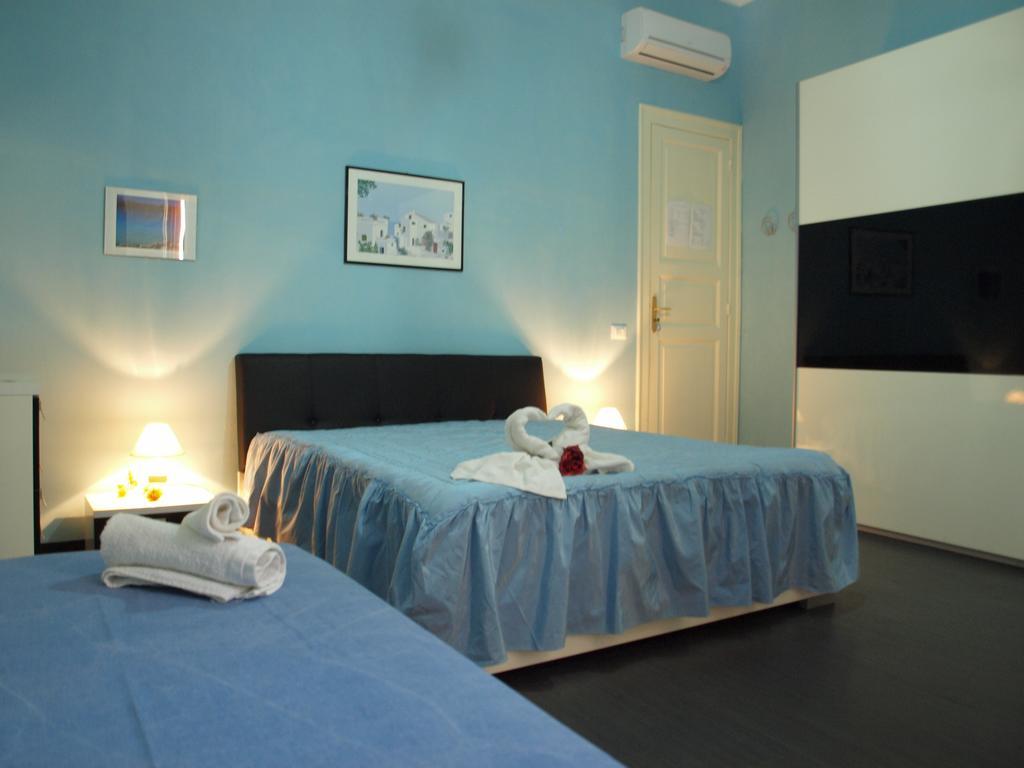 تراباني B&B Arco Dell'Orologio الغرفة الصورة